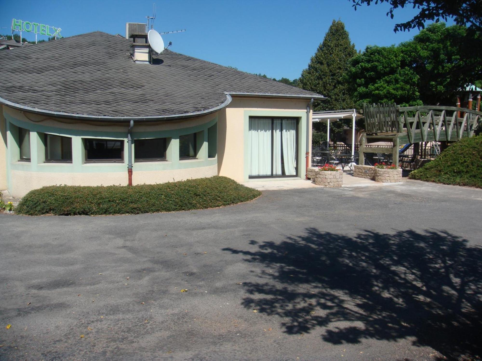 Hotel-Restaurant Le Calice Du Gevaudan - A75 Banassac Luaran gambar