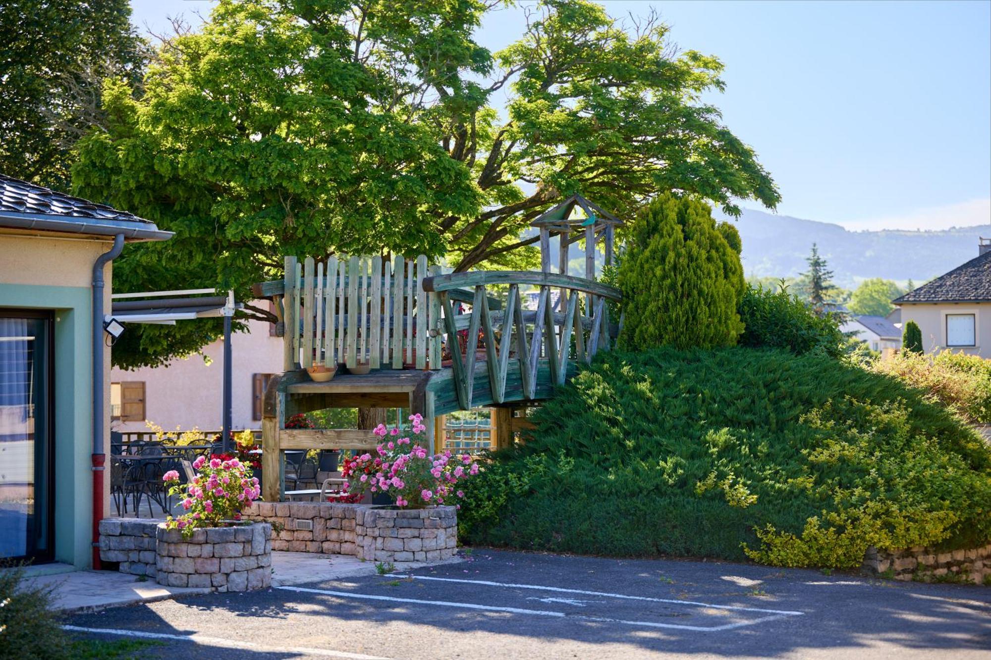 Hotel-Restaurant Le Calice Du Gevaudan - A75 Banassac Luaran gambar