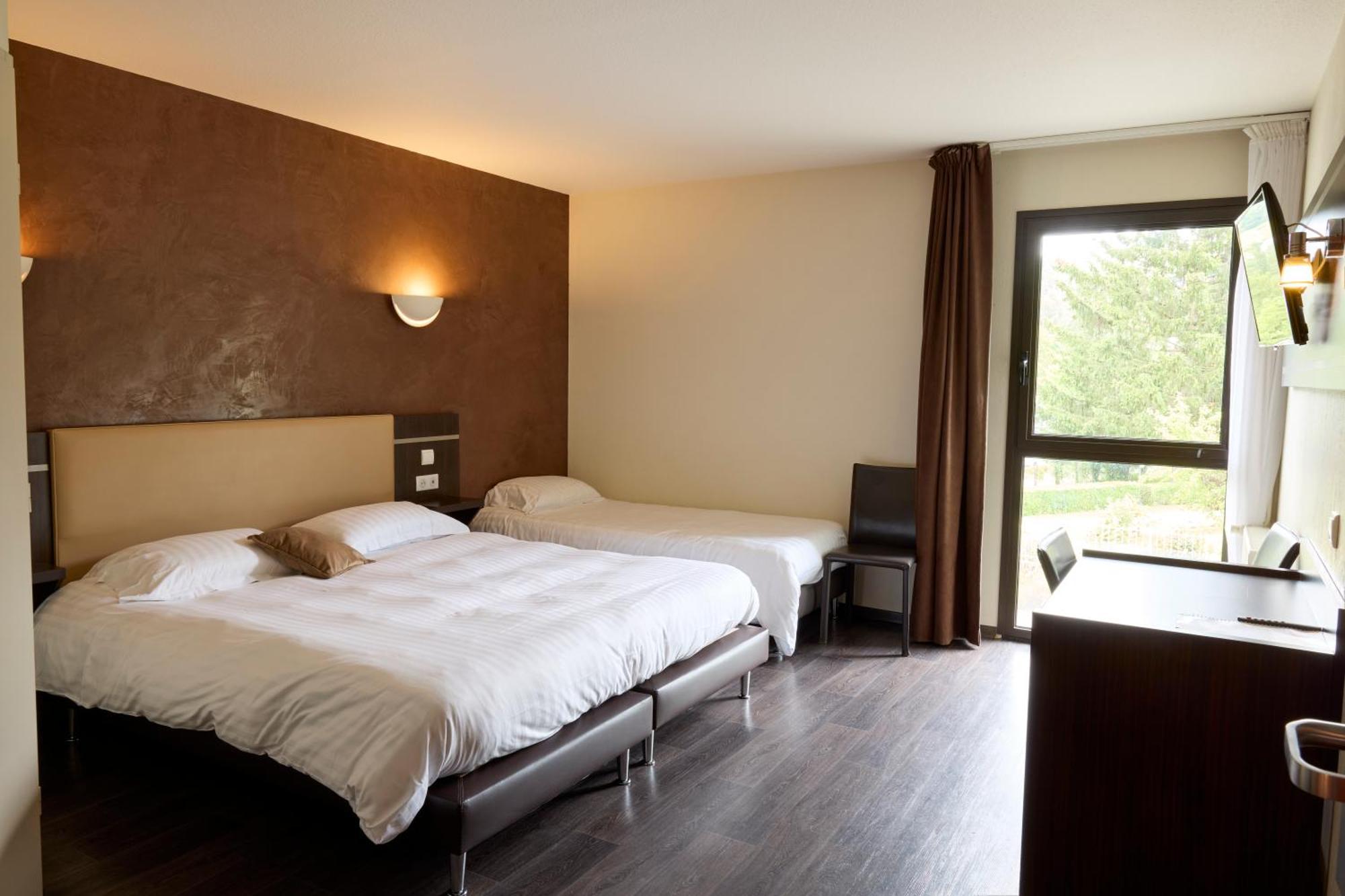 Hotel-Restaurant Le Calice Du Gevaudan - A75 Banassac Luaran gambar
