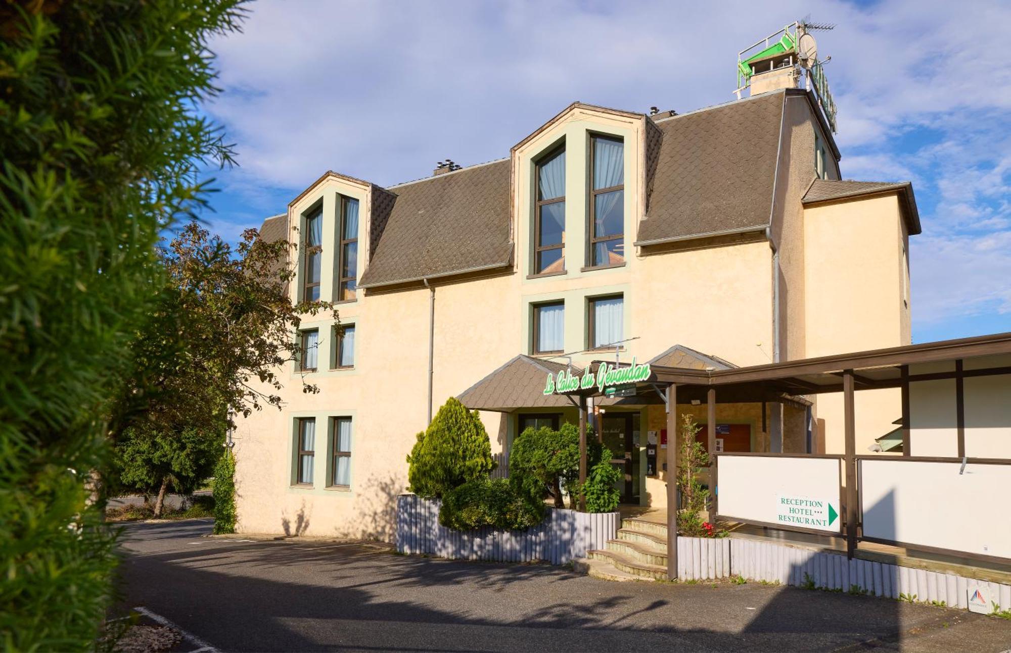 Hotel-Restaurant Le Calice Du Gevaudan - A75 Banassac Luaran gambar