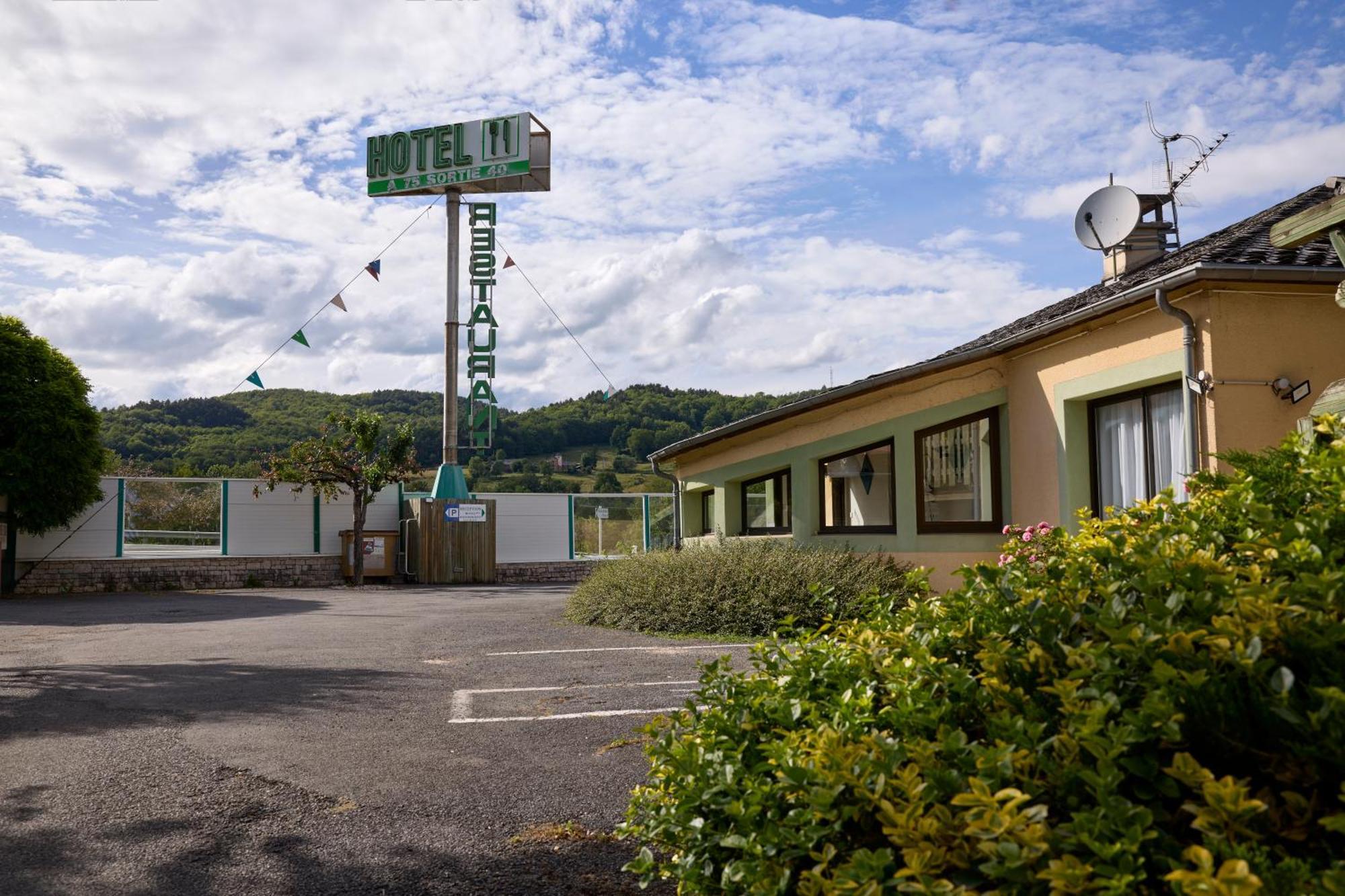 Hotel-Restaurant Le Calice Du Gevaudan - A75 Banassac Luaran gambar