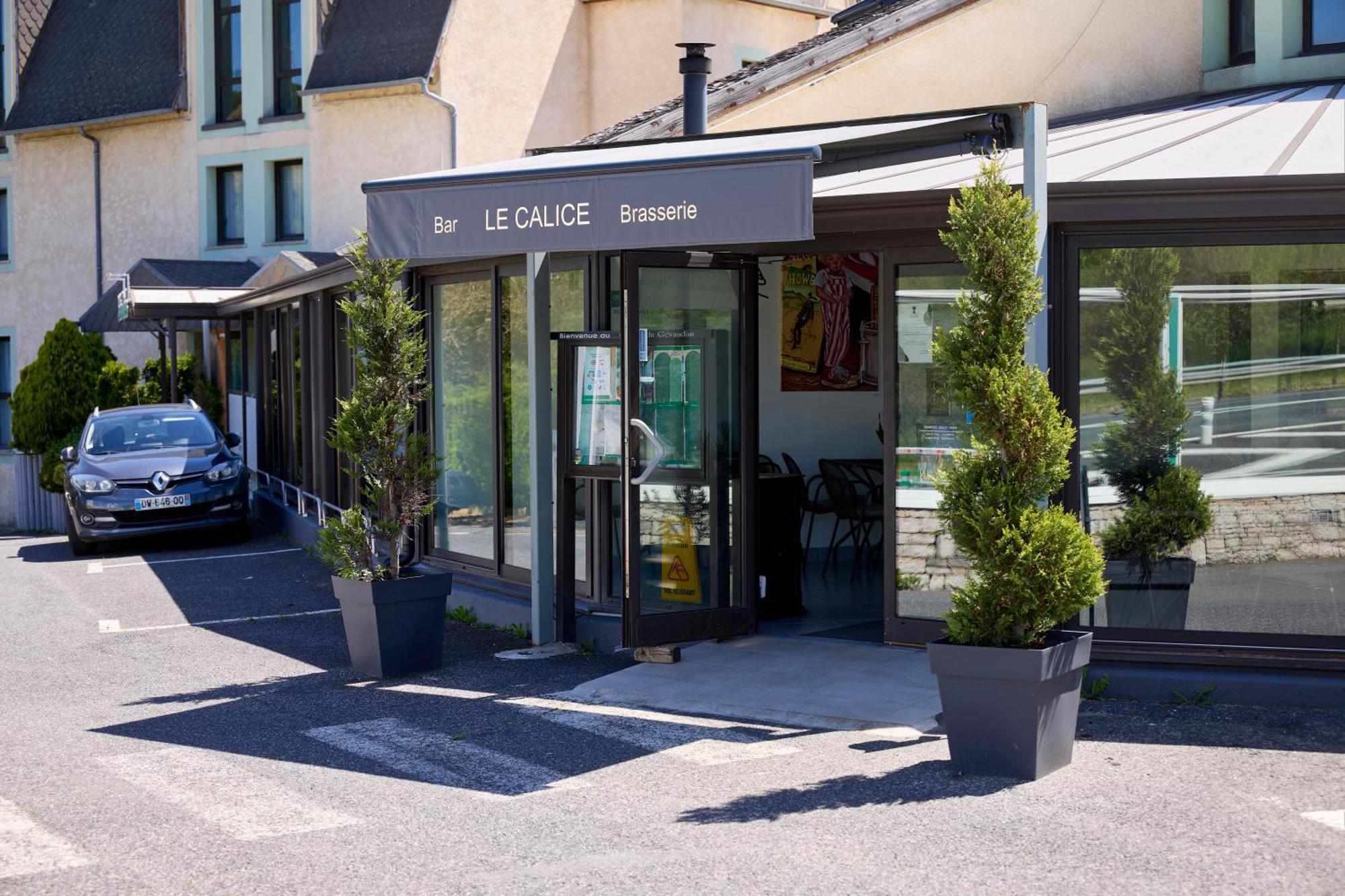 Hotel-Restaurant Le Calice Du Gevaudan - A75 Banassac Luaran gambar